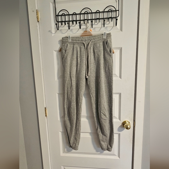 Jogging - Picture 1 of 4